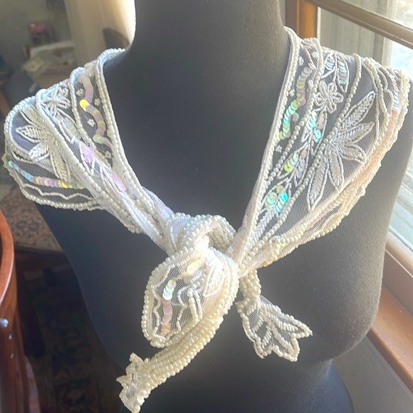 #Beaded Collar - Picture 4 of 9